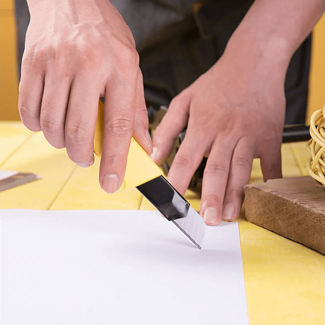 Нож строительный Deli YS EDL003, 18 мм, универсальный