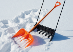 К уборке снега готовы: выбираем инвентарь, реагенты, СИЗы