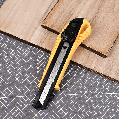 Нож строительный Deli YS EDL003A, 18 мм, универсальный